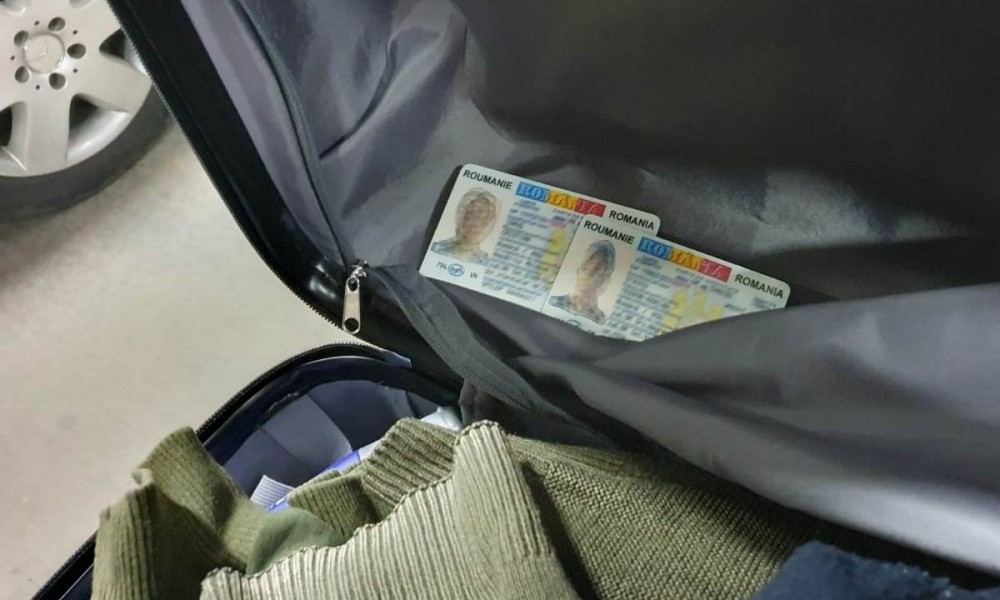 FOTO // Un moldovean a fost prins în România cu mai multe acte false